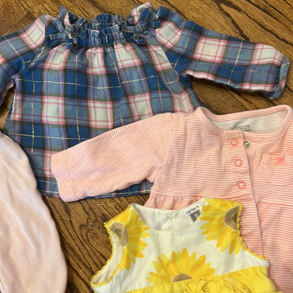 LIKE NEW SPRING AND SUMMER SET - CARTERS 3M OUTFIT PIECES AND SUNFLOWER DRESS - Picture 5 of 10